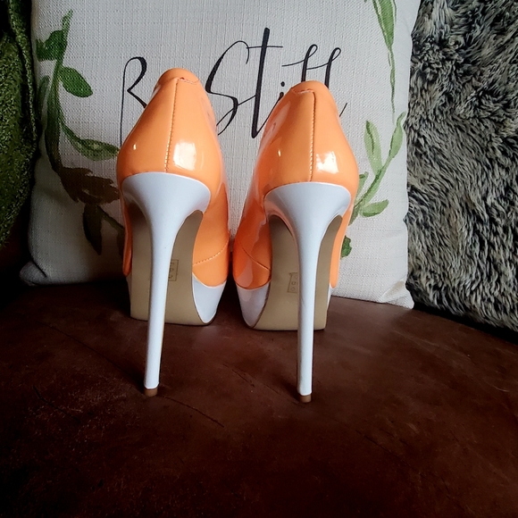 ALDO Platform Two Toned Stilettos- Size 8.5 - Picture 4 of 7